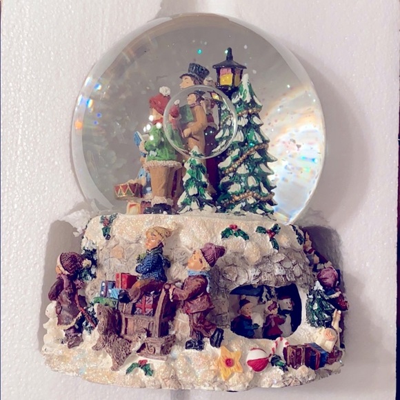 SPECIAL TIMES ⭐️ musical water globe - Picture 1 of 6